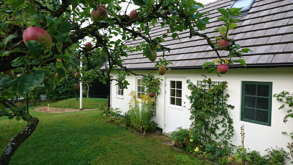 Lillan Hotel Torna Hallestad Екстериор снимка